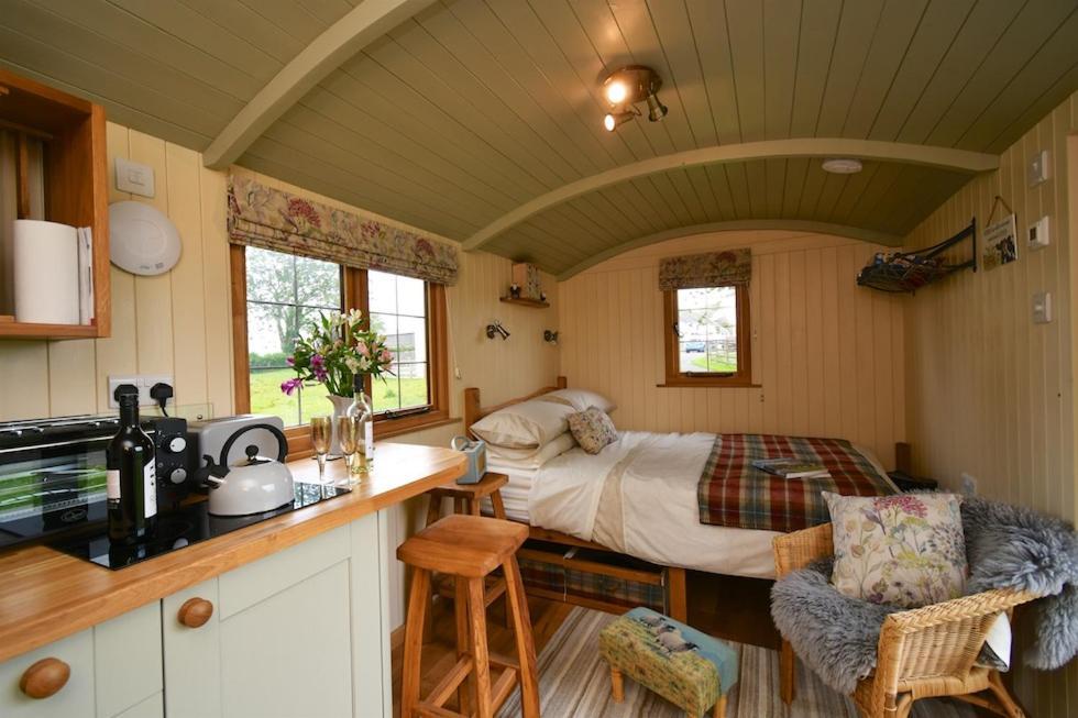 The Shepherds Hut Carmarthen Bagian luar foto