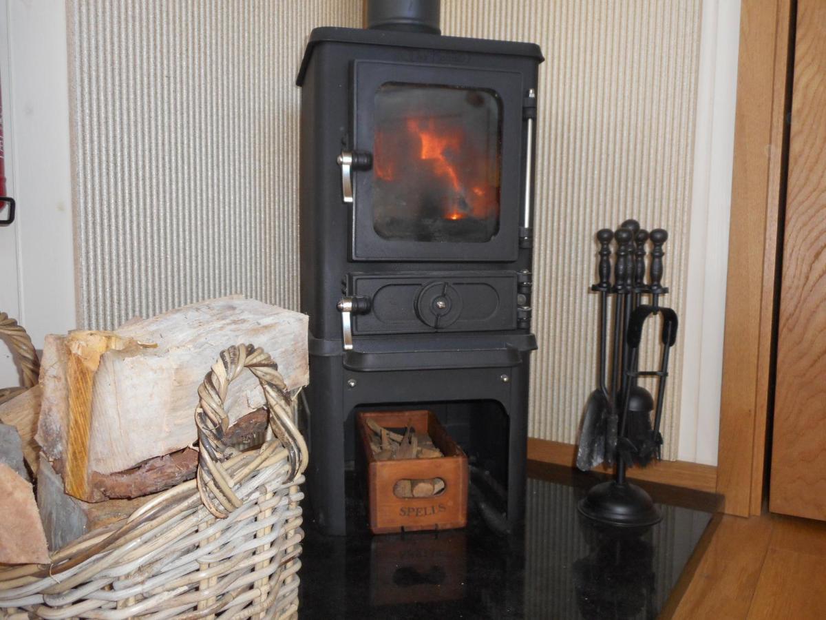 The Shepherds Hut Carmarthen Bagian luar foto