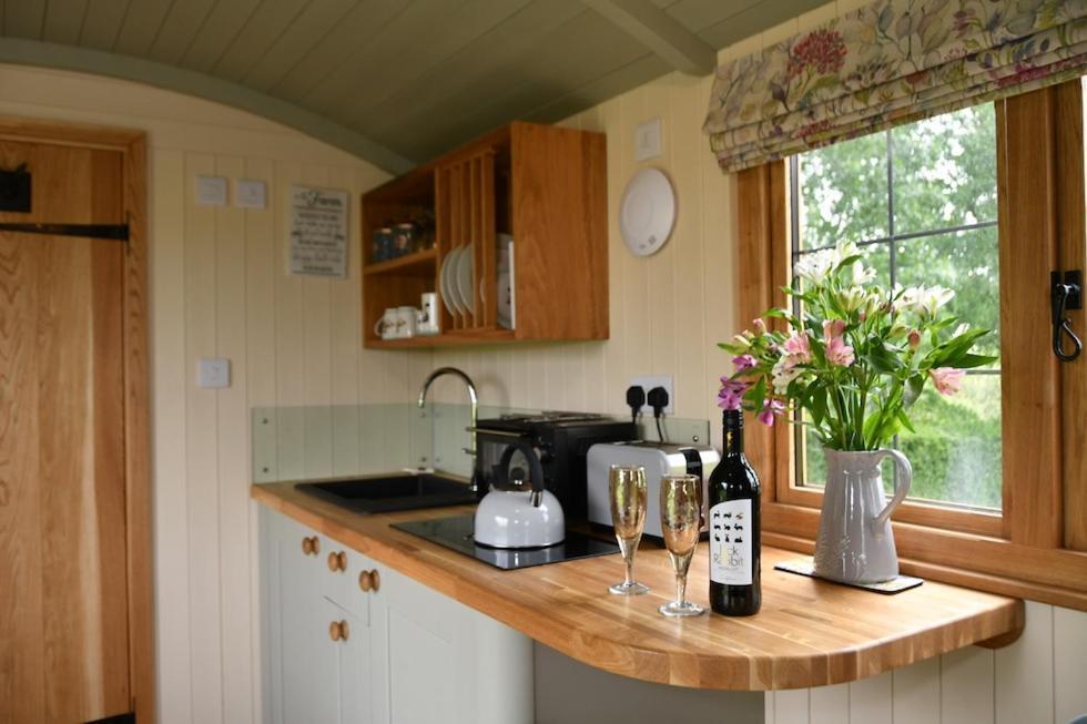 The Shepherds Hut Carmarthen Bagian luar foto